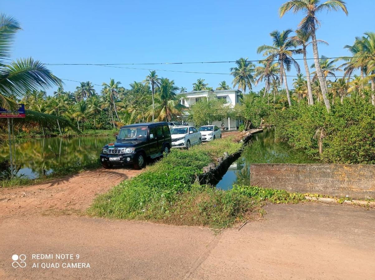 Aqua Green Home Stay Munroe Island Buitenkant foto