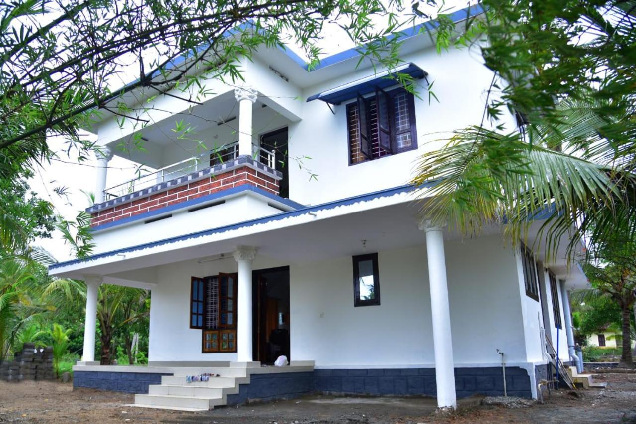 Aqua Green Home Stay Munroe Island Buitenkant foto