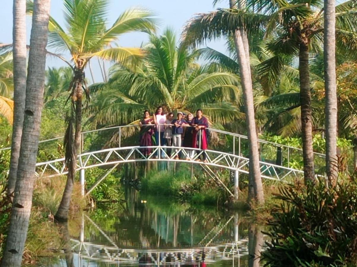 Aqua Green Home Stay Munroe Island Buitenkant foto